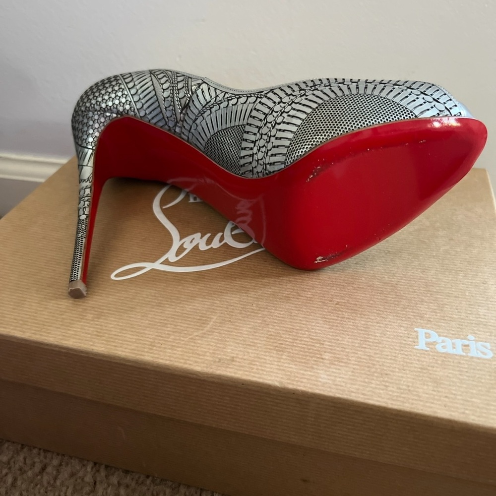 Christian Louboutin Silver Textured Heels - Picture 4 of 6